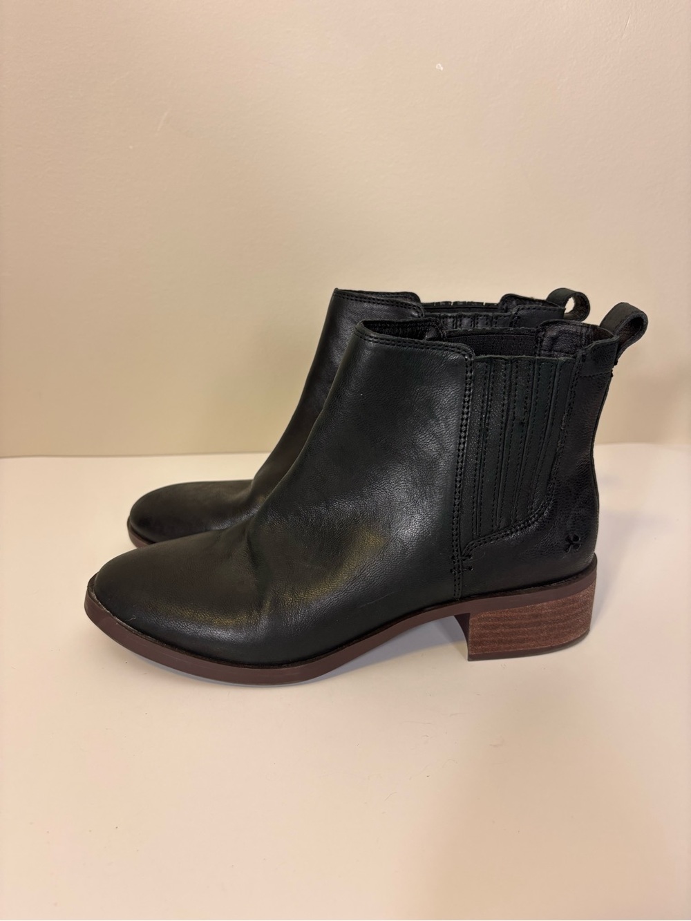 Lucky Brand Black Leather Chelsea Ankle Boots with Low Block Heel 8